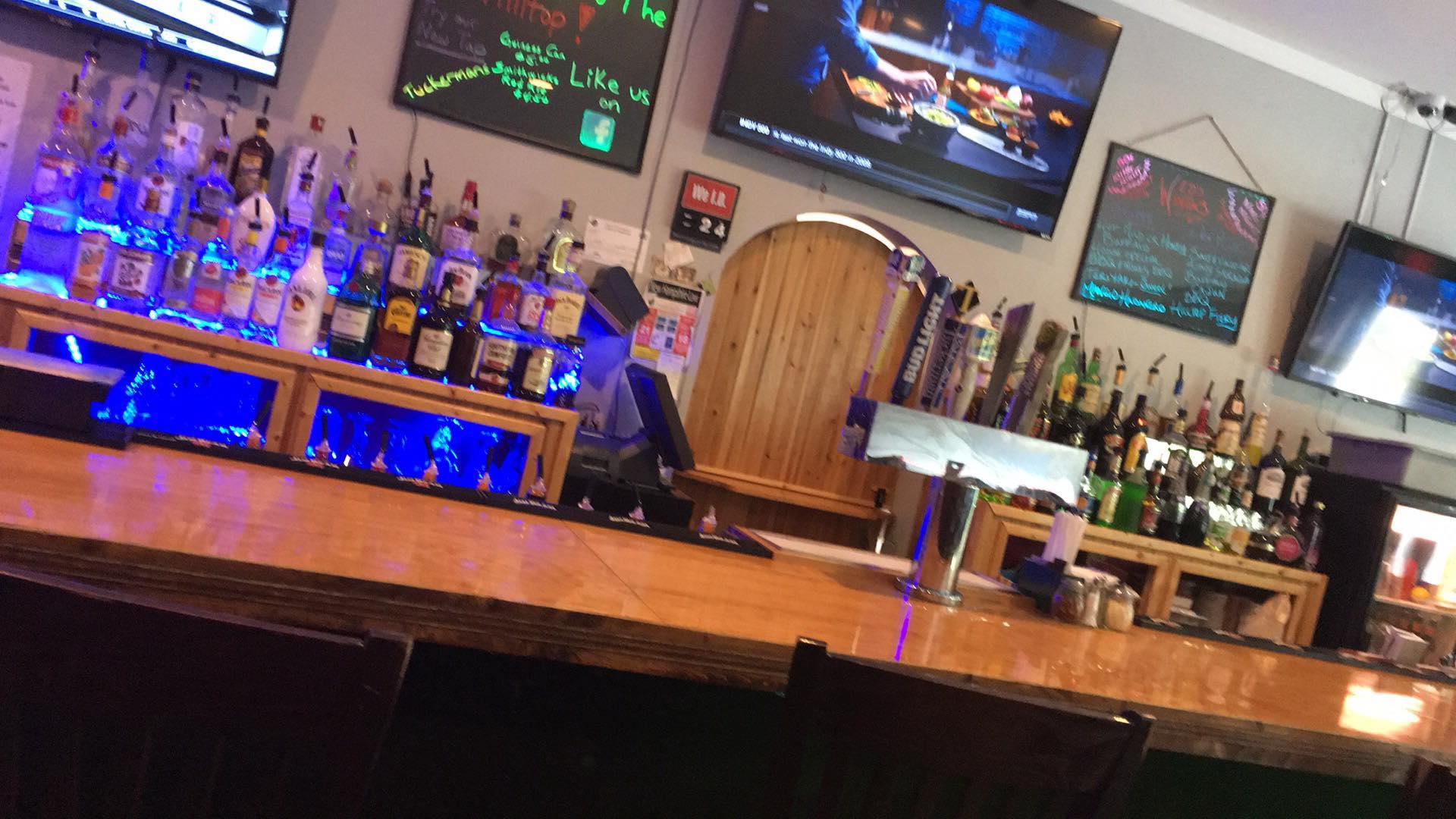 Hill Top Pizzeria - Pizza Delivery & Sports Bar